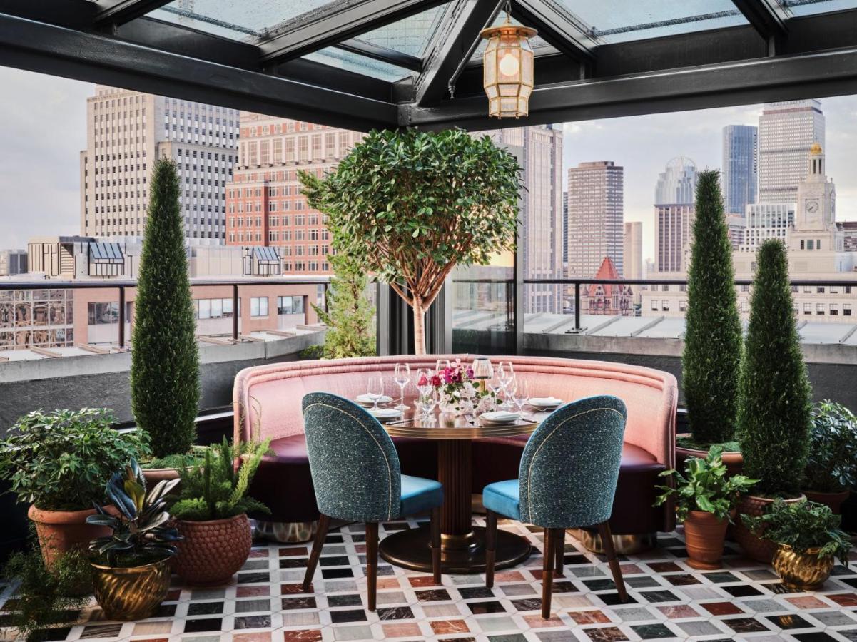 The Newbury Boston Hotell Eksteriør bilde The rooftop bar at the London edition