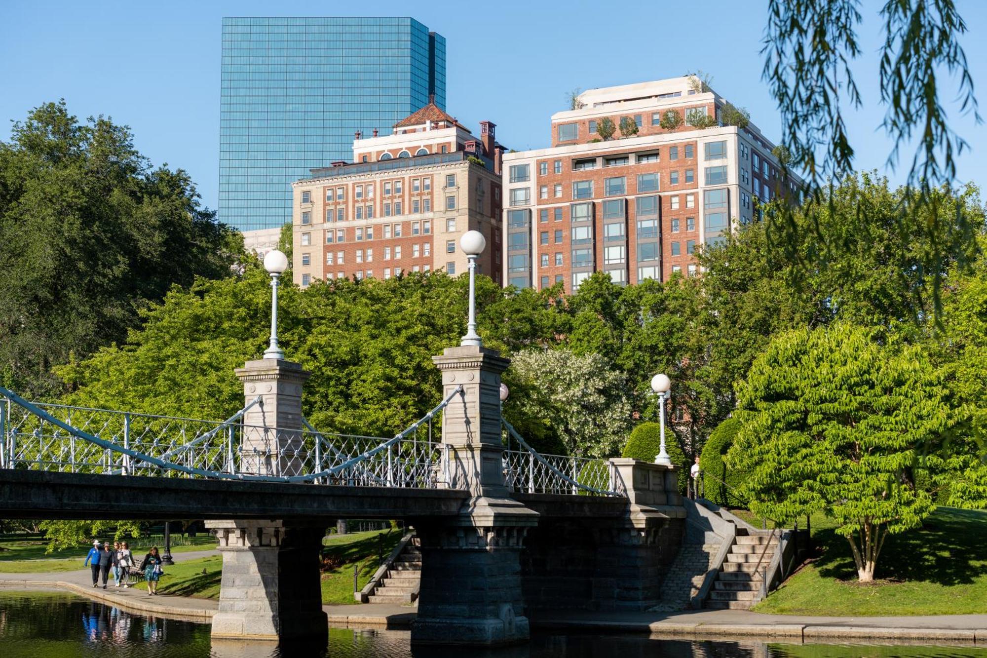 The Newbury Boston Hotell Eksteriør bilde The Charles River Esplanade