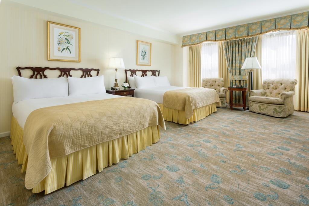 The Newbury Boston Hotell Eksteriør bilde A guest room at the Waldorf Astoria