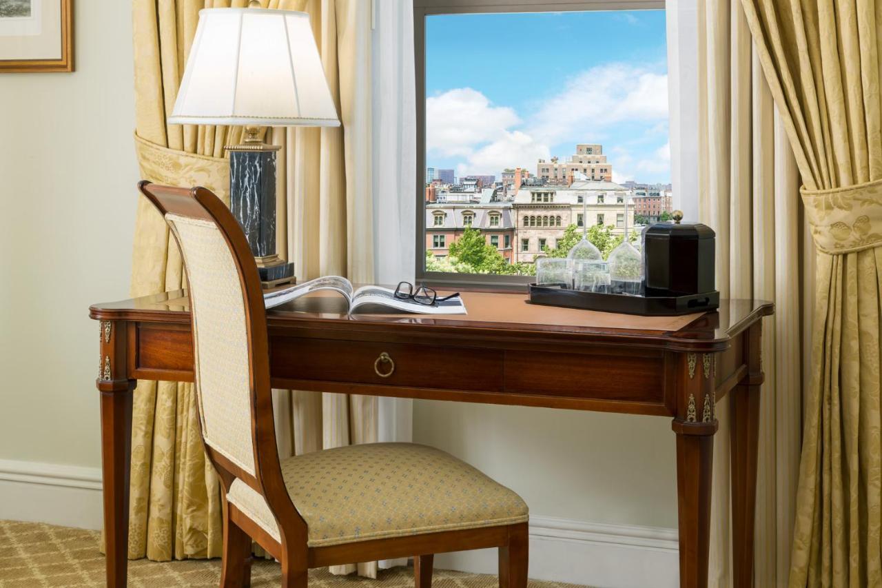The Newbury Boston Hotell Eksteriør bilde A writing desk